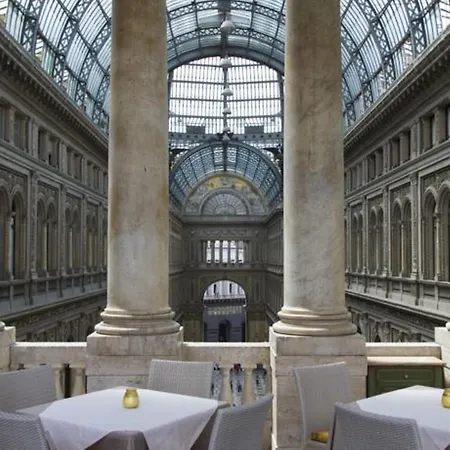 Alojamento de Acomodação e Pequeno-almoço Art Santa Brigida Nápoles