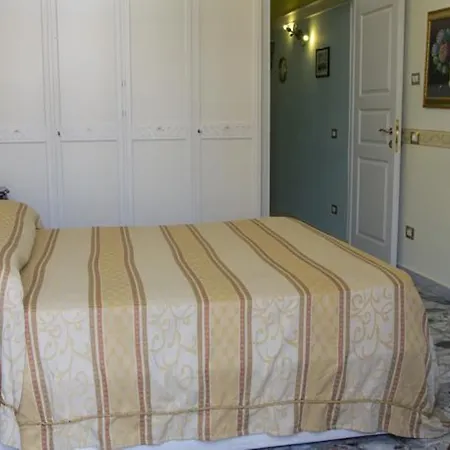 Art Santa Brigida Bed & Breakfast 4*