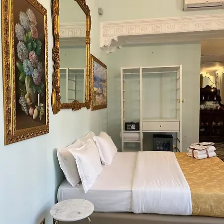 Art Santa Brigida Bed & Breakfast 4*